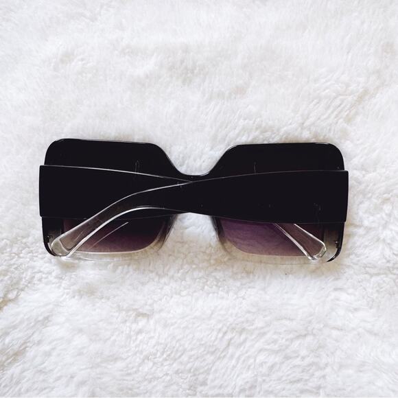 Junia Clear Black Oversized Sunglasses - Picture 10 of 10